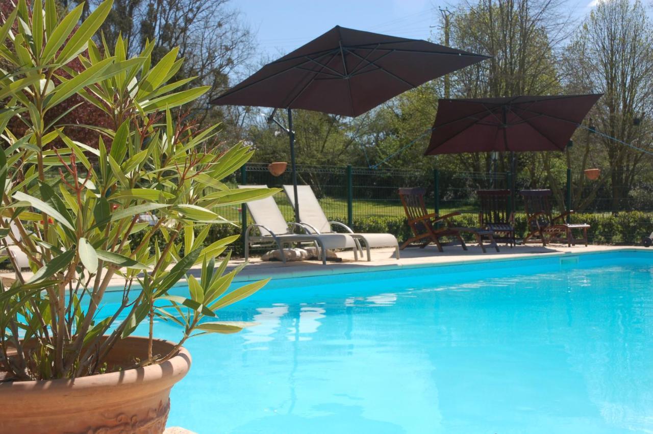 Bed and Breakfast Le Logis Du Pressoir Chambre D'Hotes Bed & Breakfast In Beautiful 18Th Century Estate In The Heart Of The Loire Valley With Heated Pool And Extensive Grounds à Les Bois-d'Anjou Extérieur photo