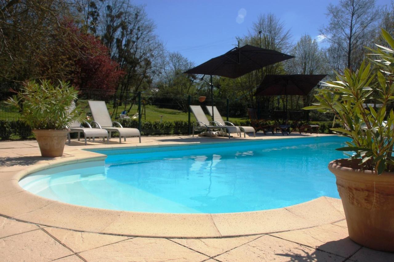 Bed and Breakfast Le Logis Du Pressoir Chambre D'Hotes Bed & Breakfast In Beautiful 18Th Century Estate In The Heart Of The Loire Valley With Heated Pool And Extensive Grounds à Les Bois-d'Anjou Extérieur photo